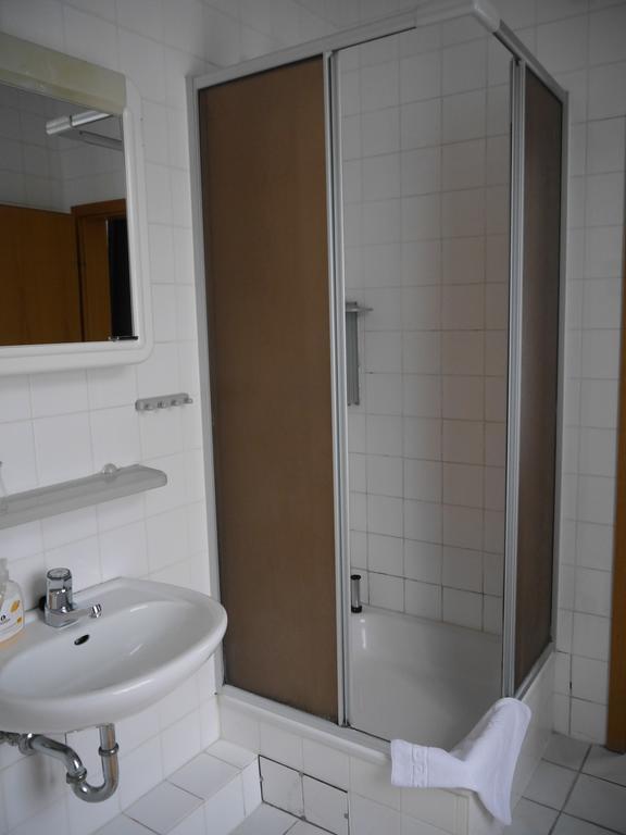 Hotel Zur Sonne 콧부스 객실 사진