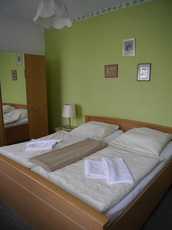 Hotel Zur Sonne 콧부스 객실 사진