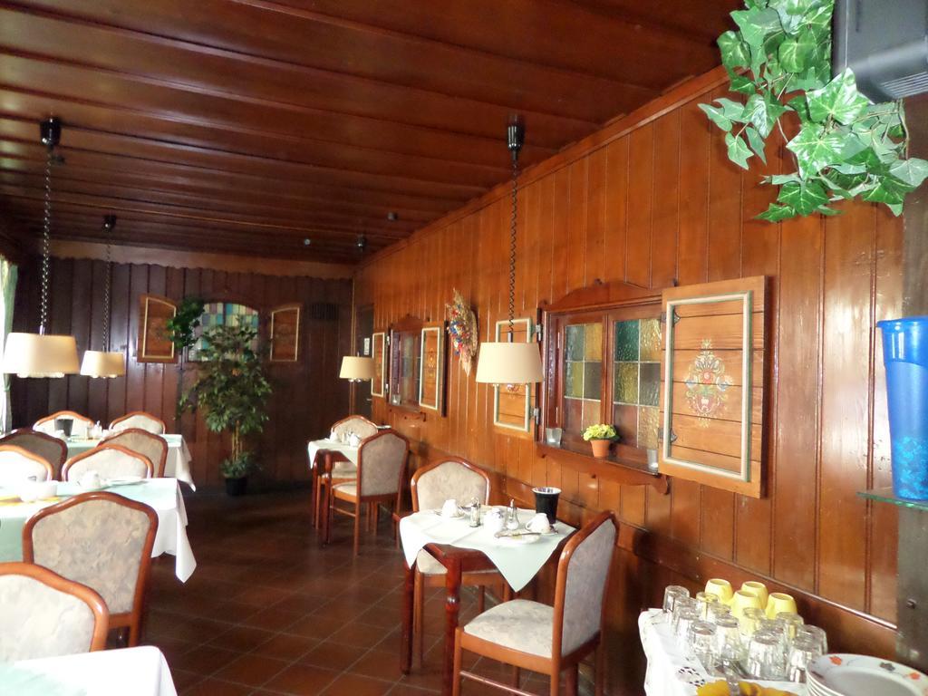 Hotel Zur Sonne 콧부스 외부 사진